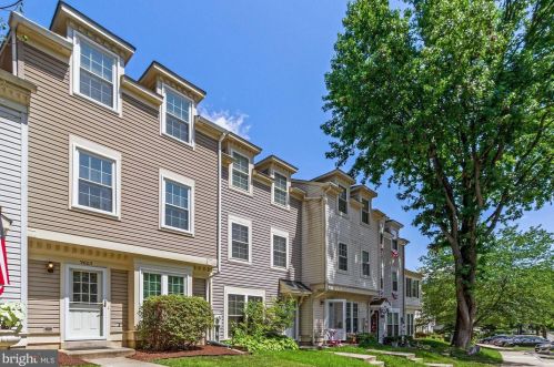 9603 Stirling Bridge Dr, Columbia, MD 21046-1938