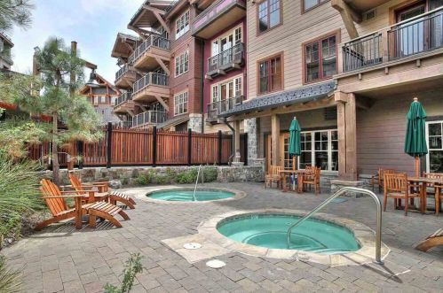 7001 Northstar Dr, Truckee CA  96161-4252 exterior