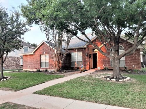 8512 Steeple Ridge Dr, Fort Worth TX  76182-8323 exterior