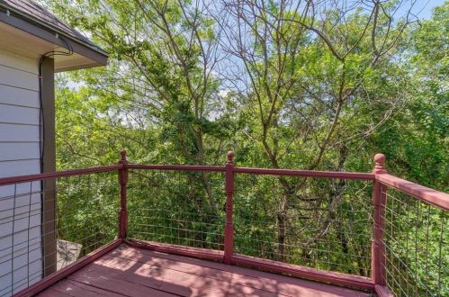 1007 Cyn Edge Dr, Austin TX  78733-2005 exterior