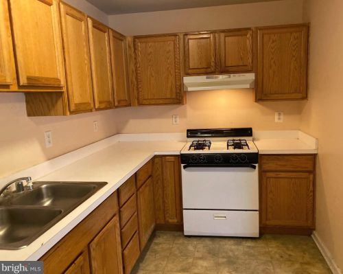 271 Center Deen Ave, Aberdeen MD  21001-2040 exterior
