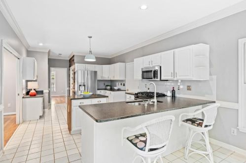 4226 Carmain Dr, Atlanta GA  30342-3504 exterior