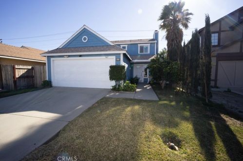 967 Manzanita St, Bloomington, CA 92316-1577