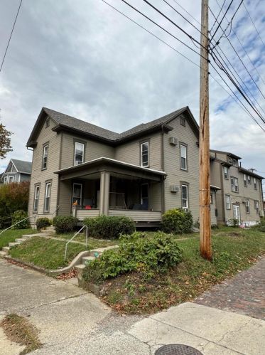22 College Ave, Springfield, OH 45504-2560