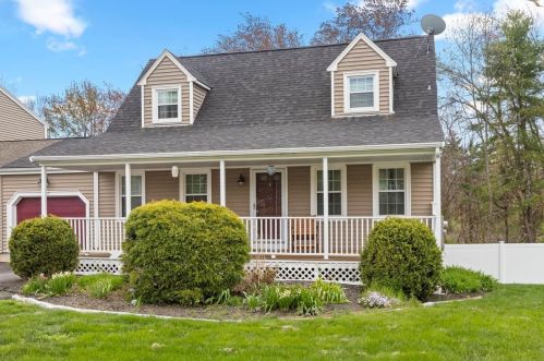 27 Maple Ridge Rd, Seabrook, NH 03874-4165