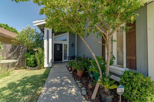 1037 Fallon Place Ct, Rio Linda, CA 95673-2427