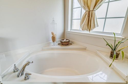 7308 Spring Oak Dr, North Richland Hills TX  76182-3708 exterior