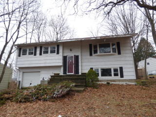 30 Point Pleasant Rd, Hopatcong, NJ 07843-1324