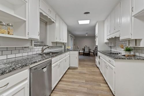 3463 Guadalupe Rd, Fort Worth, TX 76116-6827