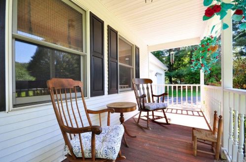 19 Sean Meadow Dr, Morris, CT 06758-1035