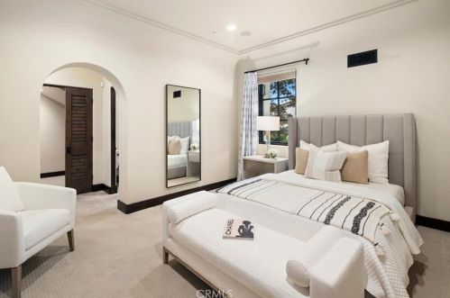 47 Echo Gln, Irvine CA  92603-0421 exterior