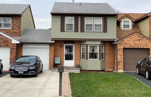 1341 Portsmouth Ct, Carol Stream, IL 60188-9020