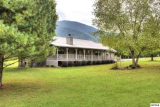 3654 Sugar Tree Dr, Pigeon Forge, TN 37862-8474