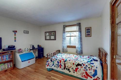 158 Scully Rd, Somers CT  06071-1723 exterior