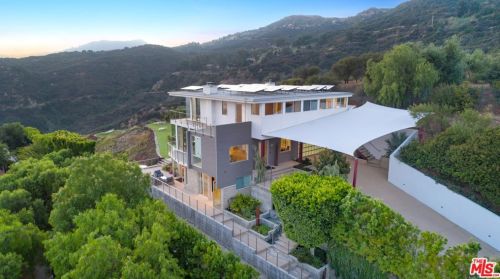 2915 Tuna Canyon Rd, Topanga, CA 90290-3458