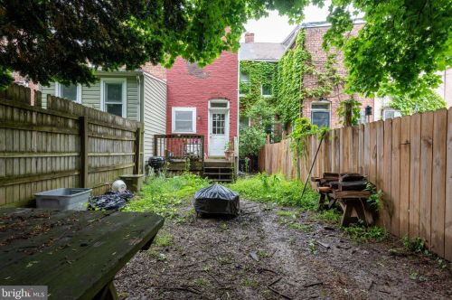 546 Spruce St, Lancaster PA  17603-3353 exterior