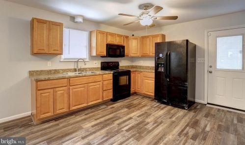 64 Magothy Beach Rd, Riviera Beach MD  21122-4447 exterior