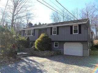 215 Stanavage Rd, Colchester CT  06415-2034 exterior
