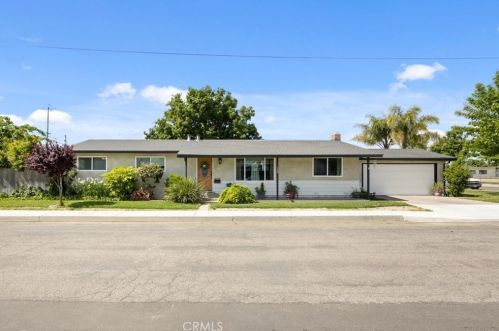 320 12th St, Sharon, CA 93610-3001