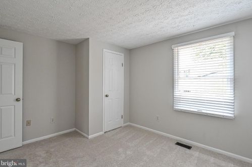 8407 Paige Glen Ave, Springfield VA  22152-3543 exterior