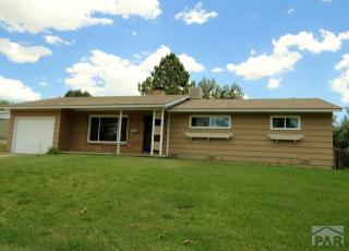 4 Robertson Rd, Pueblo, CO 81001-1739