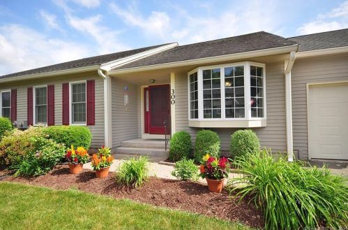 300 School Master, Windsor, CT 06095-2040
