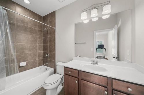 3496 Brookleigh Ln, Atlanta GA  30319-2218 exterior