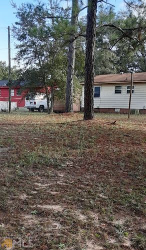 2011 Beachview Dr, Albany, GA 31705-1023