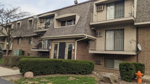 158 Bailey Rd, Naperville, IL 60565-1409