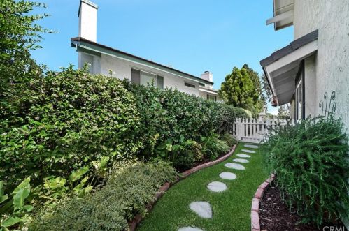 6070 Silverspur Trl, Anaheim CA  92807-4728 exterior