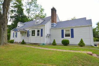 882 Valley Rd, Gillette, NJ 07933-1807