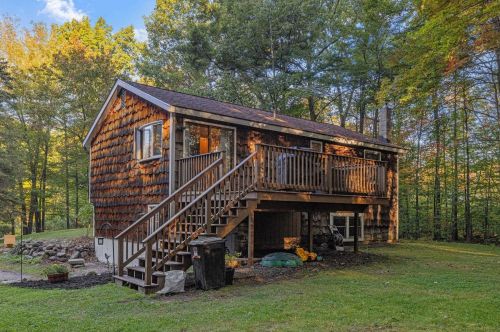 10 Woodlawn Ave, Tilton, NH 03276-4724