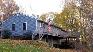 7 Pineau St, Jay, ME 04239-1613