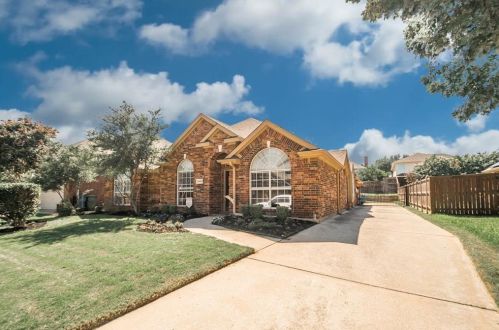 2409 Sycamore Leaf Ln, Lewisville, TX 75022-4951