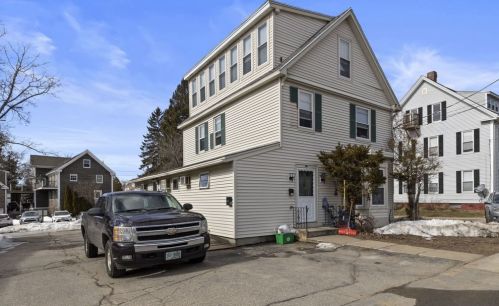 686 Central Ave, Dover, NH 03820-3415