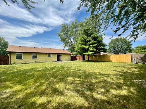 324 Lakeside Dr, Lemont IL  60440-2580 exterior