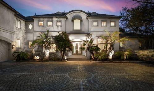 8300 Chalk Knoll Dr, Austin TX  78735-1703 exterior