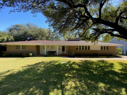 6463 Floyd Dr, Fort Worth, TX 76116-7327