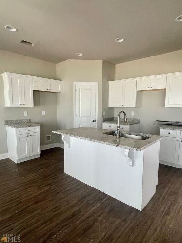 706 Sutton Rd, Forsyth, GA 31029-4713