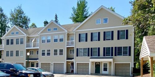 16 West Ct, Derby CT  06418-2639 exterior