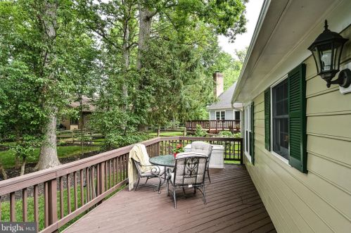 9010 Parliament Dr, Springfield VA  22015-2152 exterior