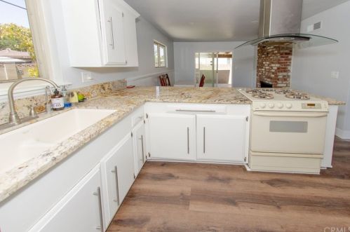 1457 Nutwood St, Anaheim CA  92804-6022 exterior