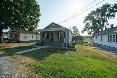 793 Jefferson Ave, Charles Town WV  25414-1219 exterior