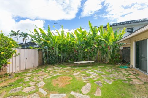 4611 Farmers Rd, Honolulu HI  96816-5218 exterior