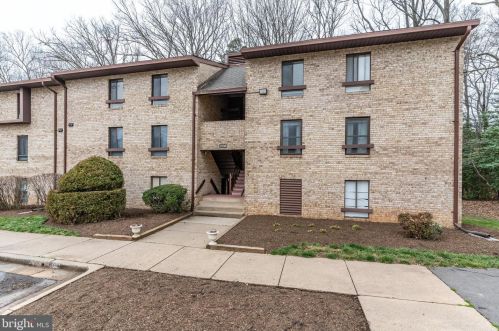 2206 Castle Rock Sq, Herndon, VA 20191-2206