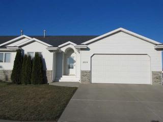2304 Santa Barbara Dr, Bismarck, ND 58504-7487