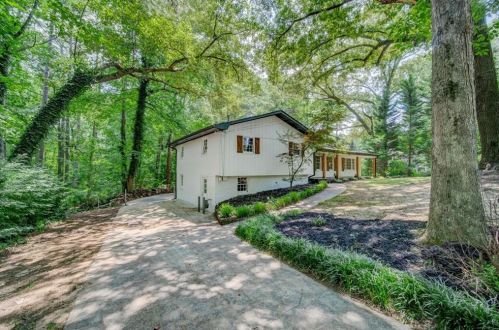 4850 Rockwood Dr, Marietta, GA 30066-1149