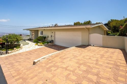 4 Coach Rd, Palos Verdes Estates, CA 90275-5202