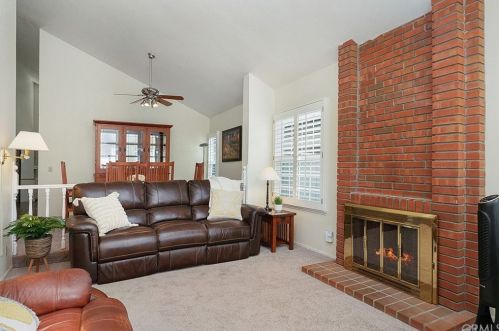 6 Descanso, Irvine, CA 92620-1843