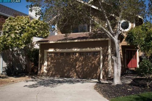574 Grapevine Dr, Pleasanton, CA 94566-8720